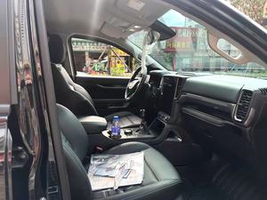 Ford Ranger : Né pour l'aventure, conçu pour voyager. L'âme du <span class=keywords><strong>chevalier</strong></span> <span class=keywords><strong>errant</strong></span> rencontre la capacité d'adaptation sans compromis. - Product Image 4