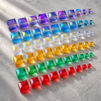 Perles carrées en verre à trou droit, multicolores, facettées, en forme de cube, pour la fabrication de bijoux, logo personnalisé, collier et bracelet DIY, vente en gros