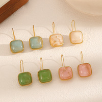 Mode européenne et américaine Boucles d'oreilles en résine colorée Boucles d'oreilles simples géométriques carrées en or Bijoux de luxe légers pour femmes