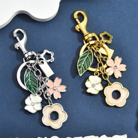 Gantungan Kunci Fashion Lucu Berbentuk Bunga dan Daun dari Logam, Hadiah untuk Wanita dengan Cincin Kunci, Gantungan Tas untuk Tas Tangan