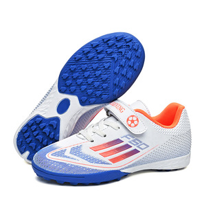 Nouvelles chaussures de football à crampons respirantes et confortables pour garçons et filles, idéales pour les matchs sur gazon et les activités sportives décontractées transfrontalières. - Product Image 4