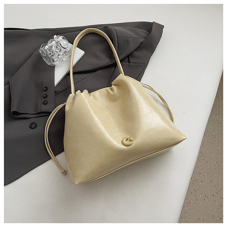 Yellow without pendant