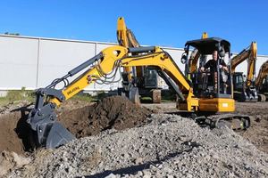 Mini-excavatrice XE35U, la meilleure de Chine à bas prix, pelle rétrocaveuse télécommandée de 3,5 tonnes, jouet pour enfants avec moteur et cœur PLC - Product Image 4