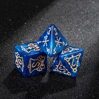 Ensemble de dés polyédriques en acrylique à thème de Noël, 7 pièces, personnalisés et faits à la main, avec motif de perles bleues, gravés en or, pour jeux de société DND