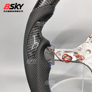 Volante LED de fibra de carbono para <span class=keywords><strong>BMW</strong></span> 320 <span class=keywords><strong>525</strong></span> F10 F30 E90 F70 E71 F31 F32 X5 X6 F01 F07 F20 F11 F22 F25 M3 M4 M5, estilo deportivo - Product Image 4