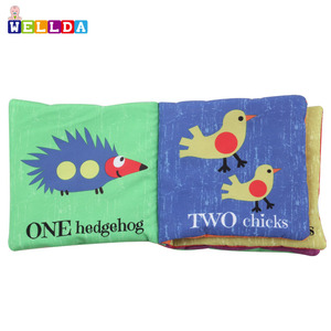 Livre en tissu éducatif pour bébé, doux, coloré et interactif, pour compter les objets avec plaisir - Product Image 4