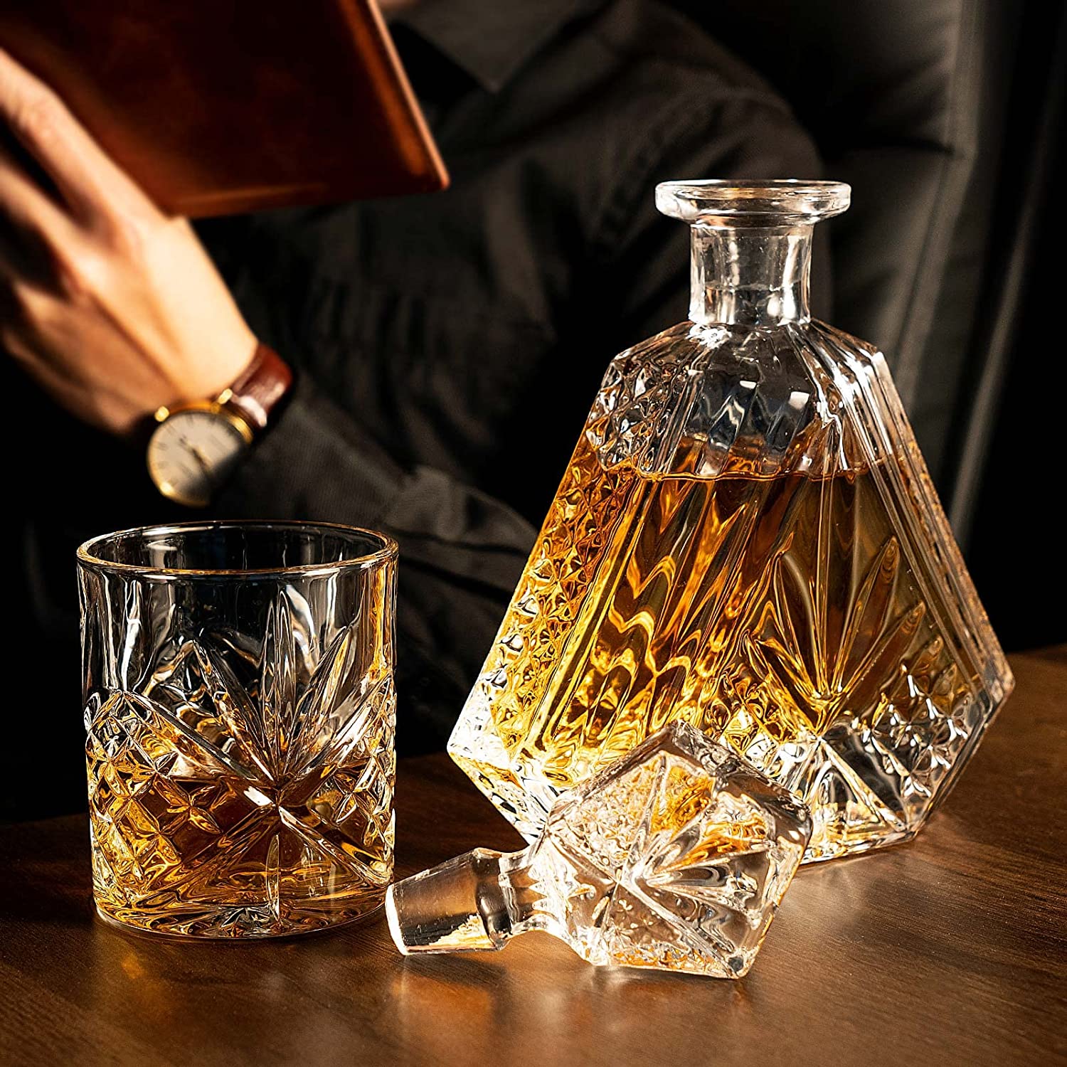 Whiskey Decanter Set with 4 Glasses(11 OZ) 17 OZ Crystal Decanter