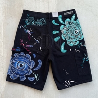 Shorts en jean noir épais DiZNEW Art avec broderie 3D motif œil et vague, détails lettres, boutons et éclaboussures blanches, unisexe, personnalisable OEM