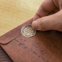 Étiquette de logo personnalisée de haute qualité rouleau d'autocollant auto-adhésif en papier kraft pour bouteille