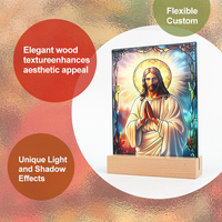 Buntglas-Kunstdeko Sonnenfänger Jesus-Panel mit Eisenrahmen und Holz-Kerzenständer - Handgefertigte Religiöse Dekoration 25cm für Gebetsaltäre