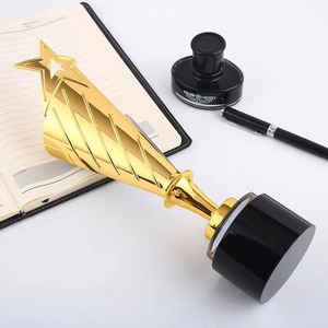 Trophée en cristal <span class=keywords><strong>personnalisé</strong></span>, cadeau souvenir, trophée en cristal étoile avec étoile en métal - Product Image 5