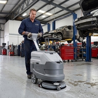 Petite autolaveuse autoportée 24V45Ah à batterie, largeur de nettoyage 380mm 1500 ㎡ Efficacité pour les ateliers de réparation automobile