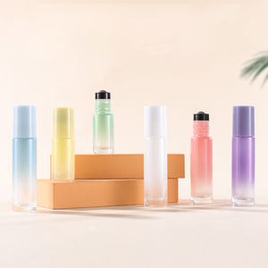 ขวดน้ำหอมแบบโรลออน 5 มล. 10 มล. ขวดแก้วน้ำมันหอมระเหยทรงกระบอก สีไล่ระดับ ป้องกันการรั่วซึม - Product Image 1