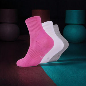 Chaussettes de sport athlétiques pour femmes, tricolores, tricotées, respirantes, unies, pour le basketball et le football, MELSFIT SPORTS, hiver - Product Image 1
