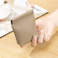 Dompet Koin Kulit Sapi Mini Wanita Gaya Jepang dengan Tekstur Litchi, Penutup Kancing Jepret, Dompet Kompak Baru untuk Kartu dan Barang Penting Kecil.