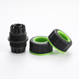 Conector de Manguera de Agua para Lavadora de Autos, Recubierto en Negro, de 4/5 Pulgadas, de Alta Resistencia (HD) y ABS - Product Image 1
