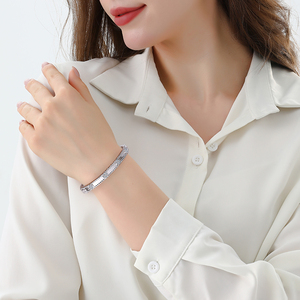 2025 High Quality Luxury 925 <strong>Silver</strong> Moissanite Four Leaf Clover <strong>Bangle</strong> Women's Gifts Lucky Clover <strong>Bracelet</strong> - Product Image 2