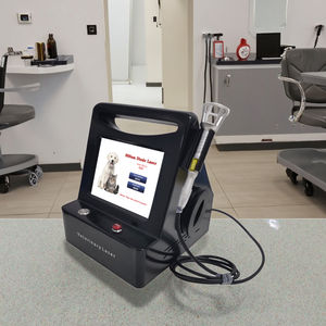 L'équipement de traitement laser vétérinaire à diode 980 nm 15 W est un dispositif médical fabriqué en Chine pour le soulagement de la douleur animale et les soins à domicile des animaux de compagnie. - Product Image 1