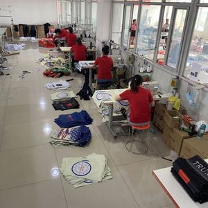 ธงสวนโพลีเอสเตอร์พิมพ์ลายสองด้านคุณภาพสูงแบบกำหนดเองสำหรับเทศกาลคริสต์มาส - Product Image 6