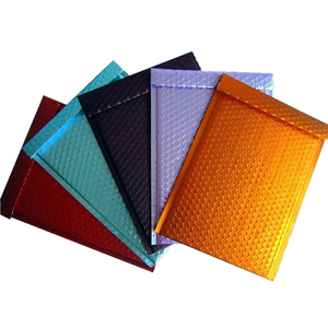 Sobres acolchados de burbujas negros mate personalizados al por mayor de Shandong ODM con logo, autosellables, impermeables, para envíos. - Product Image 3