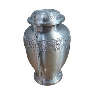 Urnas de Aluminio de Lujo Personalizadas y Grabadas a Mano para Cremación de Mascotas, Bebés o Seres Queridos - Urna para Dispersión en Bodas - Product Image 1