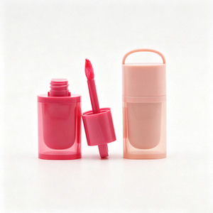 Brillo Labial Personalizado con Logotipo, de Larga Duración, Altamente Pigmentado, Voluminizador, Nutritivo e Hidratante, No Testeado en Animales, Disponible en 8 Tonos - Product Image 1