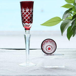 Verres à <span class=keywords><strong>champagne</strong></span> en cristal rouge rubis coupés à la main sur mesure, style Edo Kiriko intemporel, acceptés par l'usine - Product Image 3