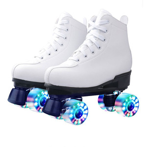 Patins à roulettes professionnels JIAXIN à double rangée et quatre roues pour adultes avec lumières LED clignotantes, freins pour débutants, en matériau PU - Product Image 2