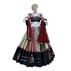 ชุดชานียาโชลีแบบดั้งเดิมสำหรับผู้หญิง ผ้าฝ้ายคัตติดี 100% พร้อมงานปักอารีอย่างประณีต และดีไซน์หลายชั้น คุณภาพสูง - Product Image 1