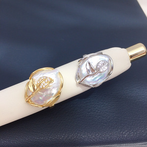 แหวนมุกน้ำจืดธรรมชาติทรงบาร็อค เงางาม ชุบทอง 14K ปรับขนาดได้ สำหรับผู้หญิง - Product Image 1