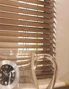 ستائر خشبية فينيسية من الخشب الصلب، ستائر خشبية حقيقية بأسلوب طبيعي، شرائح خشبية 50 مم - Product Image 1