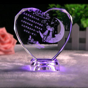 Marco de Fotos de Cristal con Luz LED en Forma de Corazón, Cristal Transparente para Sublimación, Grabado Láser 3D - Product Image 1