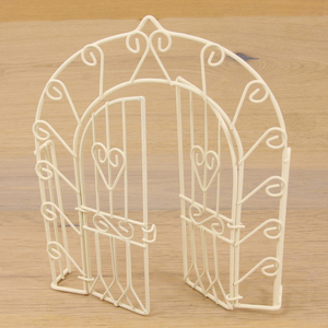Mini Arche Blanche avec Portes 15cm de Hauteur Ornement de Jardin 9006935098297 - Product Image 1