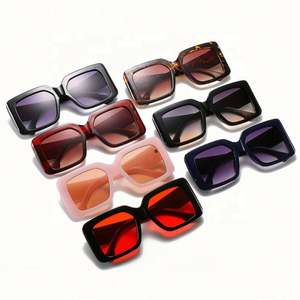 Lunettes de soleil rectangulaires noires pour femmes, avec logo personnalisé, dégradé, protection UV400, surdimensionnées, carrées, collection 2021, vente chaude - Product Image 4