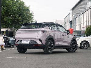 Chinese Lynk & Co Car Lynk Co 06 Em-p Pink Utility Vehicle 2025 Plug In Hybrid Car - Product Image 3