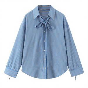 Chemise à manches longues rayée bleue pour femme avec col à nœud papillon, coupe ample, chemisier décontracté, haut en popeline à manches longues, à porter en toutes saisons - Product Image 4