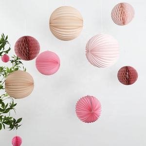 EAST <span class=keywords><strong>TERN</strong></span> Kit de 8 lanternes en papier en forme de nid d'abeille pour décorations de fêtes d'anniversaire, du Nouvel An, du Ramadan et de remise de diplômes - Non toxique et durable - Product Image 4