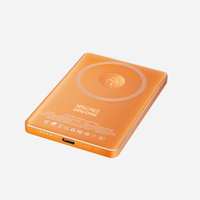 Batería Externa Magnética Mini del Tamaño de una Tarjeta de Crédito W002L con Celda Semi-Sólida de 8000mAh para Teléfono y Reloj, Luz Indicadora de Estado Tricolor