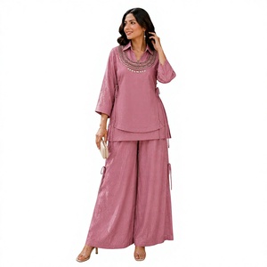 Conjunto Coordinado de Seda Rosa de Moda con Túnica de Cuello y Dobladillo en Capas, Escote Bordado y Pantalones Acampanados, Diseño Indo-Occidental para Fiestas - Product Image 1