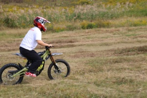 Motocicleta Deportiva Cross con Motor Central de 8kw, Batería de Litio de 60V, Velocidad de 40km/h, Modelo Light X 2026, Económica - Product Image 2