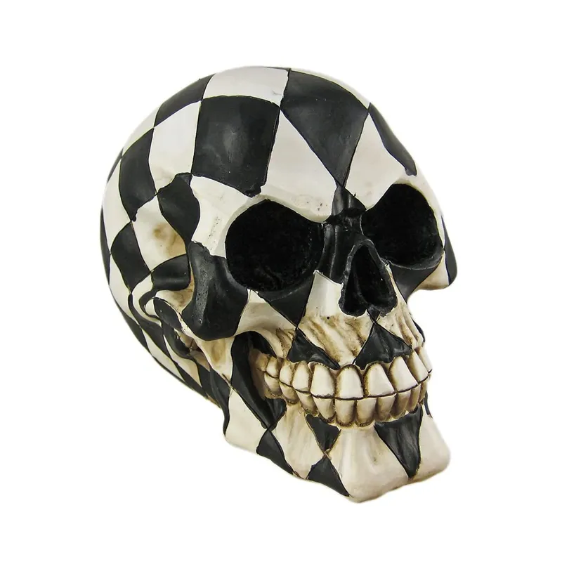 Статуэтка человеческого черепа из смолы черно-белая шахматная доска Арлекин