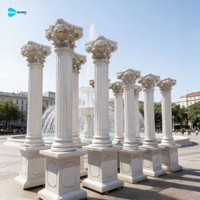 Colonne de portail en marbre massif hautement détaillée, pilier romain, ornement de bâtiment durable au design européen pour jardin, villa, parc