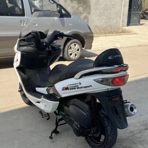 Motocicleta Scooter Usada T3 Cruiser de Gasolina con Altavoz Bluetooth Integrado, Motocicletas Deportivas Populares, Motocicleta de Calle - Product Image 3