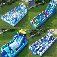 Parc de jeux gonflable commercial multi-activités en PVC avec toboggan, zone d'obstacles et aire de saut pour location événementielle, fêtes foraines et carnavals