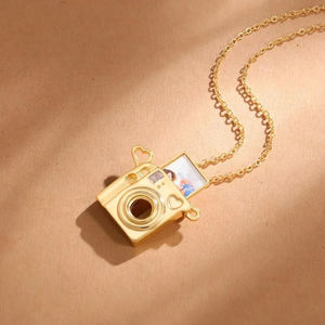 Collana con medaglione con Mini fotocamera estraibile placcata in oro personalizzata con foto regalo per gli amanti della fotografia per il compleanno dell'anniversario - Product Image 3