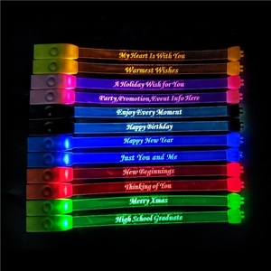 Quà Tặng Đám Cưới Lý Tưởng Mới Thay Đổi Màu Sắc <span class=keywords><strong>LED</strong></span> Nhấp Nháy Sáng Lên Vòng Đeo Tay - Product Image 1