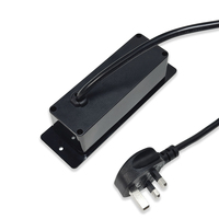 Multiprise encastrable sur mesure, norme britannique, avec 2 prises et 2 ports de charge USB Type-A, pour bureau ou table.