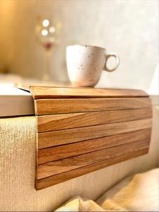 Plateau d'accoudoir de canapé | Bois d'acacia de qualité supérieure | Plateau de canapé flexible et pliable, table d'accoudoir et accoudoir de canapé - Product Image 4