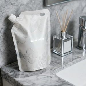 Emballage personnalisé en aluminium avec logo sur mesure, sachet doypack en plastique pour masques faciaux, crèmes pour les mains, gels d'aloe vera, shampooings - Product Image 2