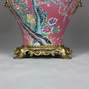 Imitation de la dynastie Qing Porcelaine rose Qianlong avec incrustation de <span class=keywords><strong>cuivre</strong></span> Vente aux enchères d'objets de collection Vases en porcelaine rose haut de gamme - Product Image 2